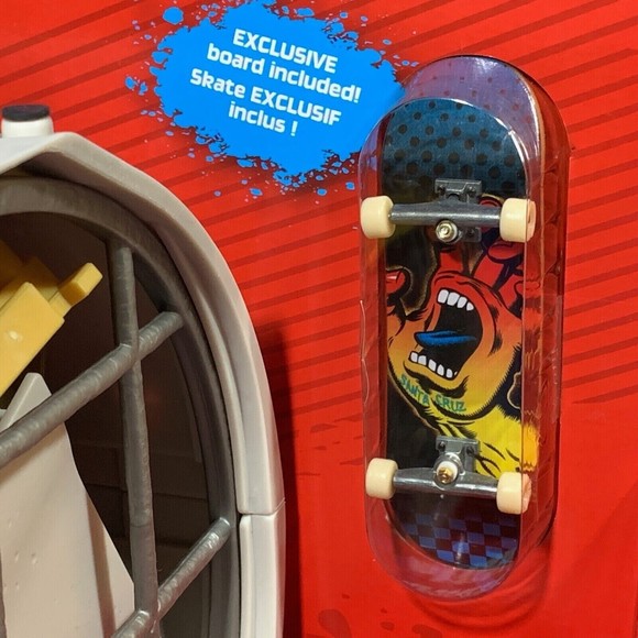 Tech Deck TRANSFORMING PIPELINES Skatepark w/ Exclusive Santa Cruz Fingerboard - Picture 4 of 4